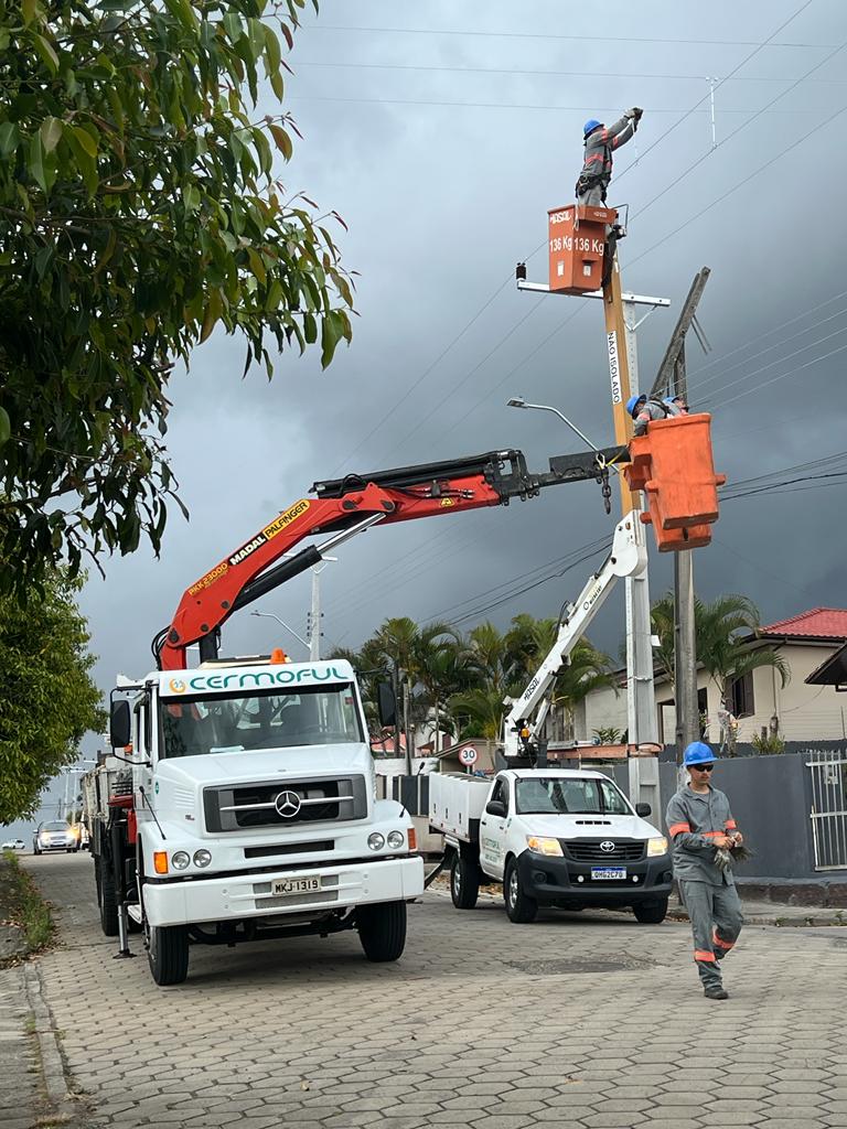 ​Novos transformadores são instalados no bairro Planalto, em Içara