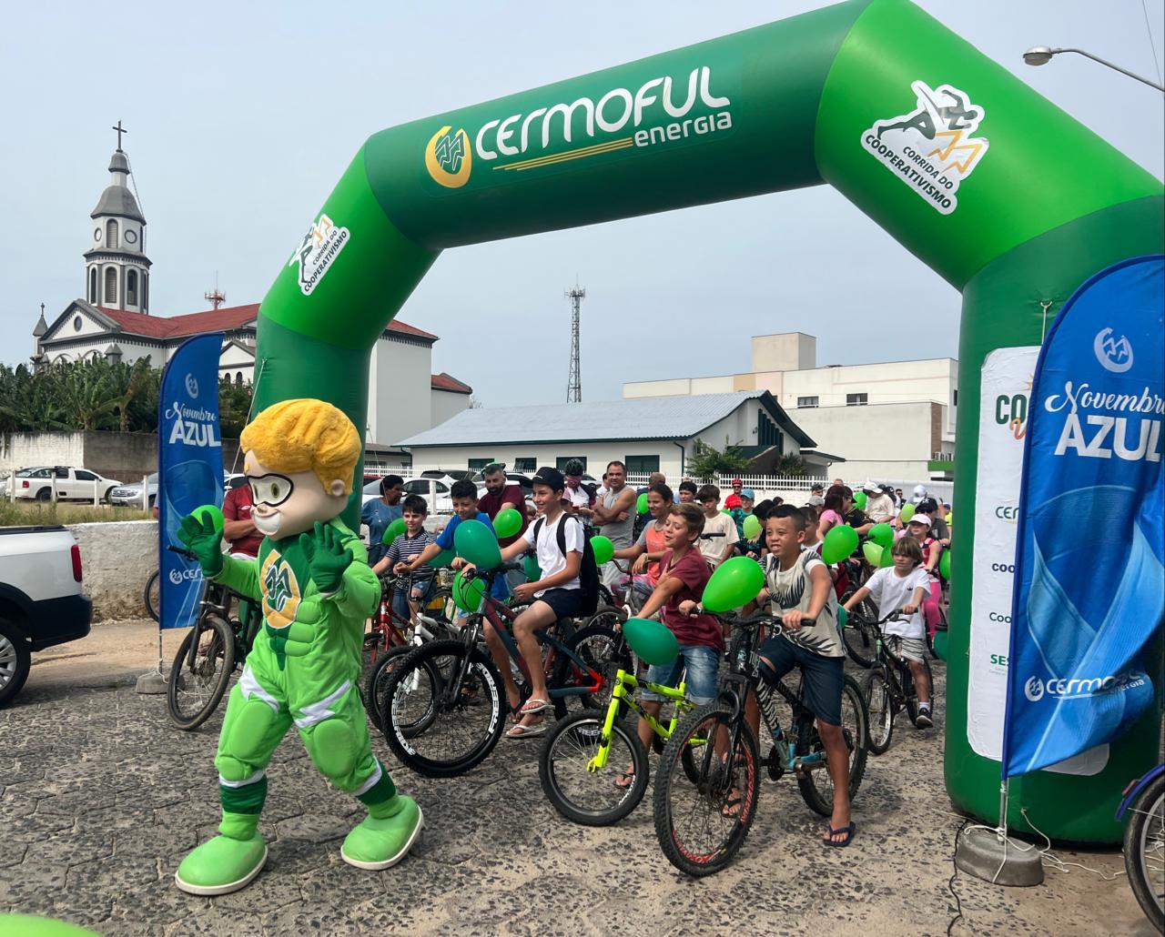 ​Passeio ciclístico marca início da programação de aniversário da Cermoful