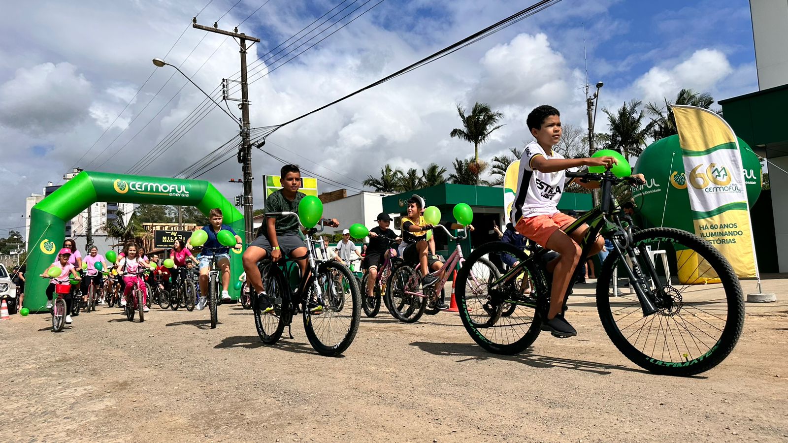 ​Esporte, lazer e integração marcam Passeio Ciclístico da Cermoful